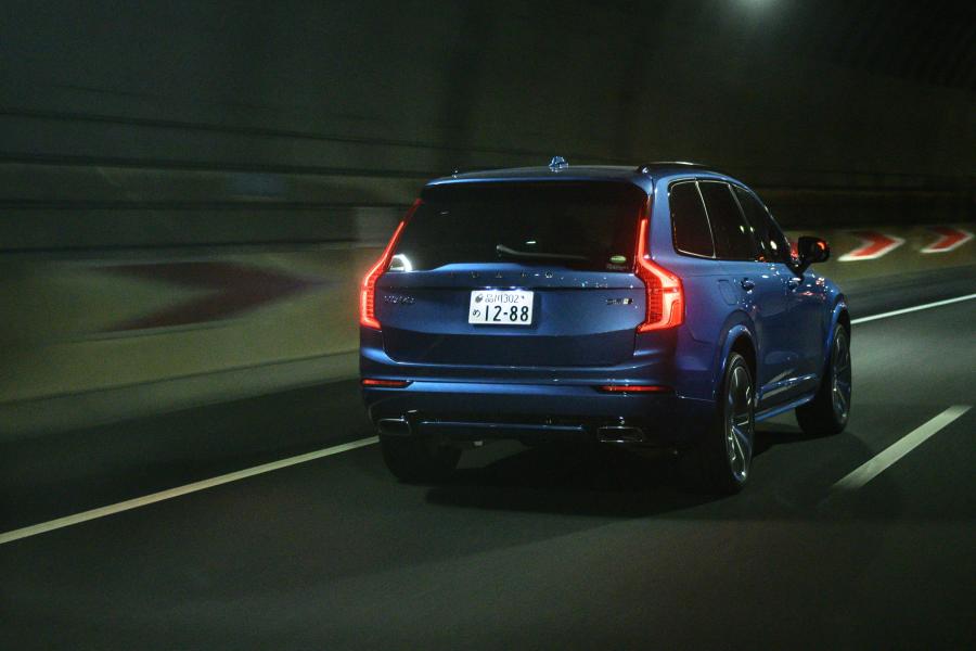  Volvo XC90 D5 R-Design 2015 года  (JP) (фото 9 из 33)